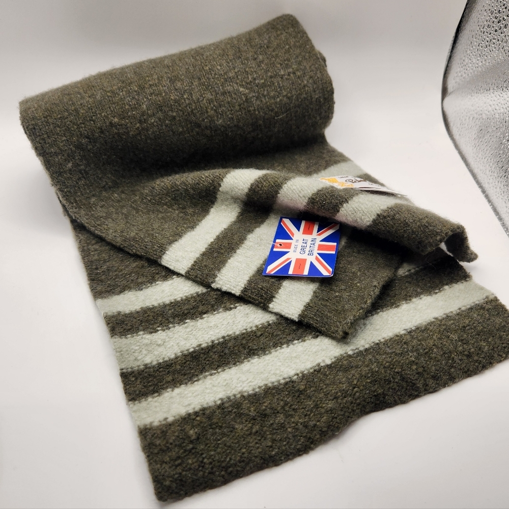 New! Robert Mackie of Scotland 100% Wool Stripe Scarf NWT Holm Mill Stewarton